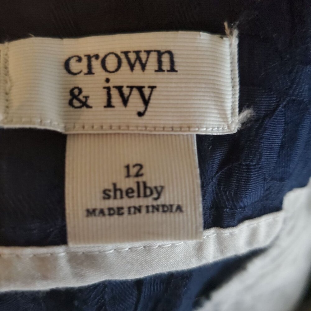 Crown & Ivy Shorts Womens Size 12 Shelby Navy Blue Scallop Hem Shorts *NWT* - Picture 2 of 9
